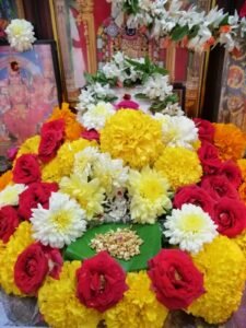 Kushmanda Durga – Goddess Who Created the Universe and All Living Beings | Navaratri Day 4 2025 Rituals & Significance                                  కూష్మాండ దుర్గ – విశ్వాన్ని మరియు అన్ని జీవులను సృష్టించిన దేవత | నవరాత్రి 4వ రోజు 2025 పూజావిధానం మరియు ప్రత్యేకతలు